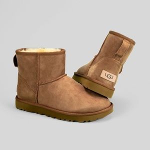 UGG Classic Mini II Boot in Chestnut